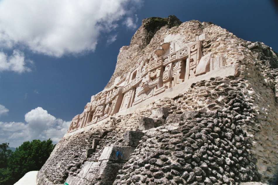 Xunantunich | Fries am El Castillo (Pyramide A6)- 2003 | © Karibik Inside