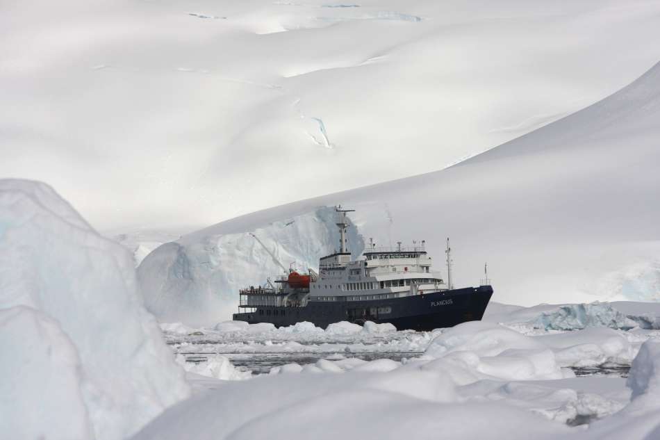 MV "Plancius" | Im Errera Channel | © Oceanwide Expeditions / Robert van Kempen